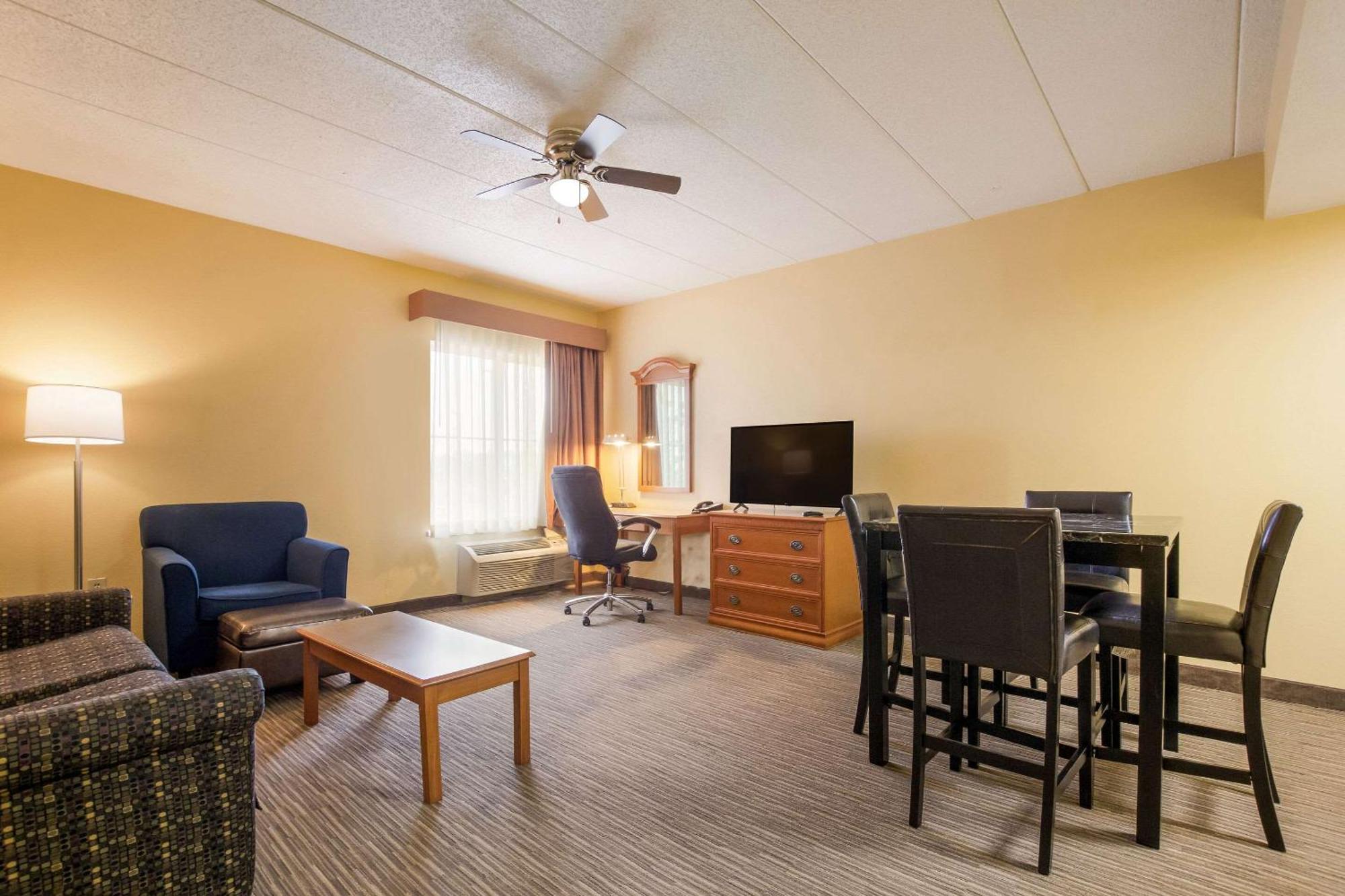 Quality Inn & Suites Cvg Airport Erlanger Exteriör bild