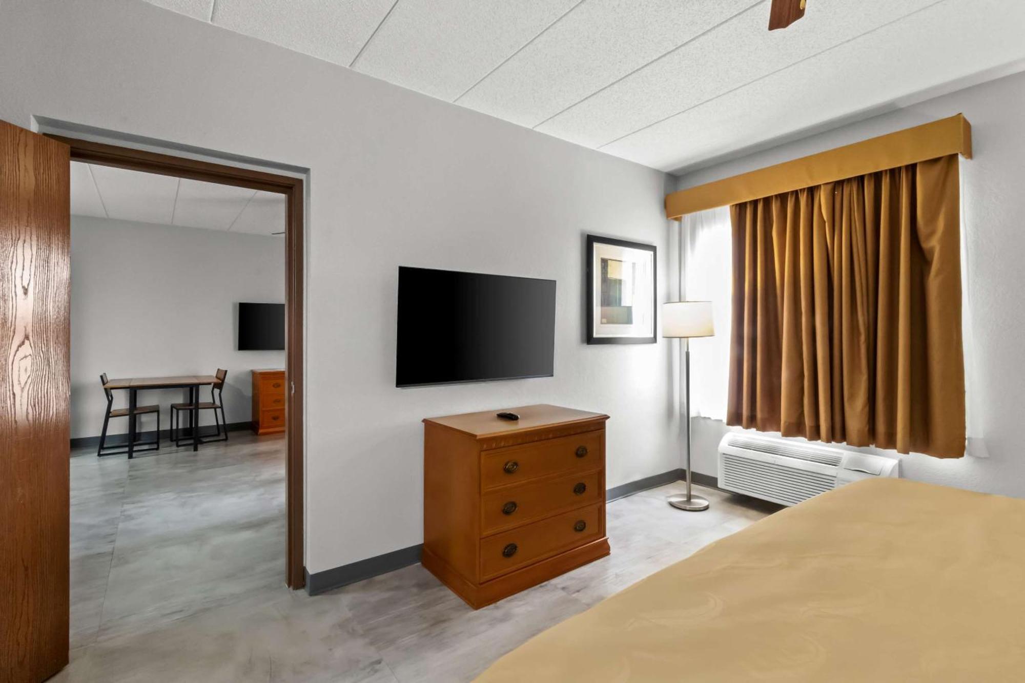 Quality Inn & Suites Cvg Airport Erlanger Exteriör bild