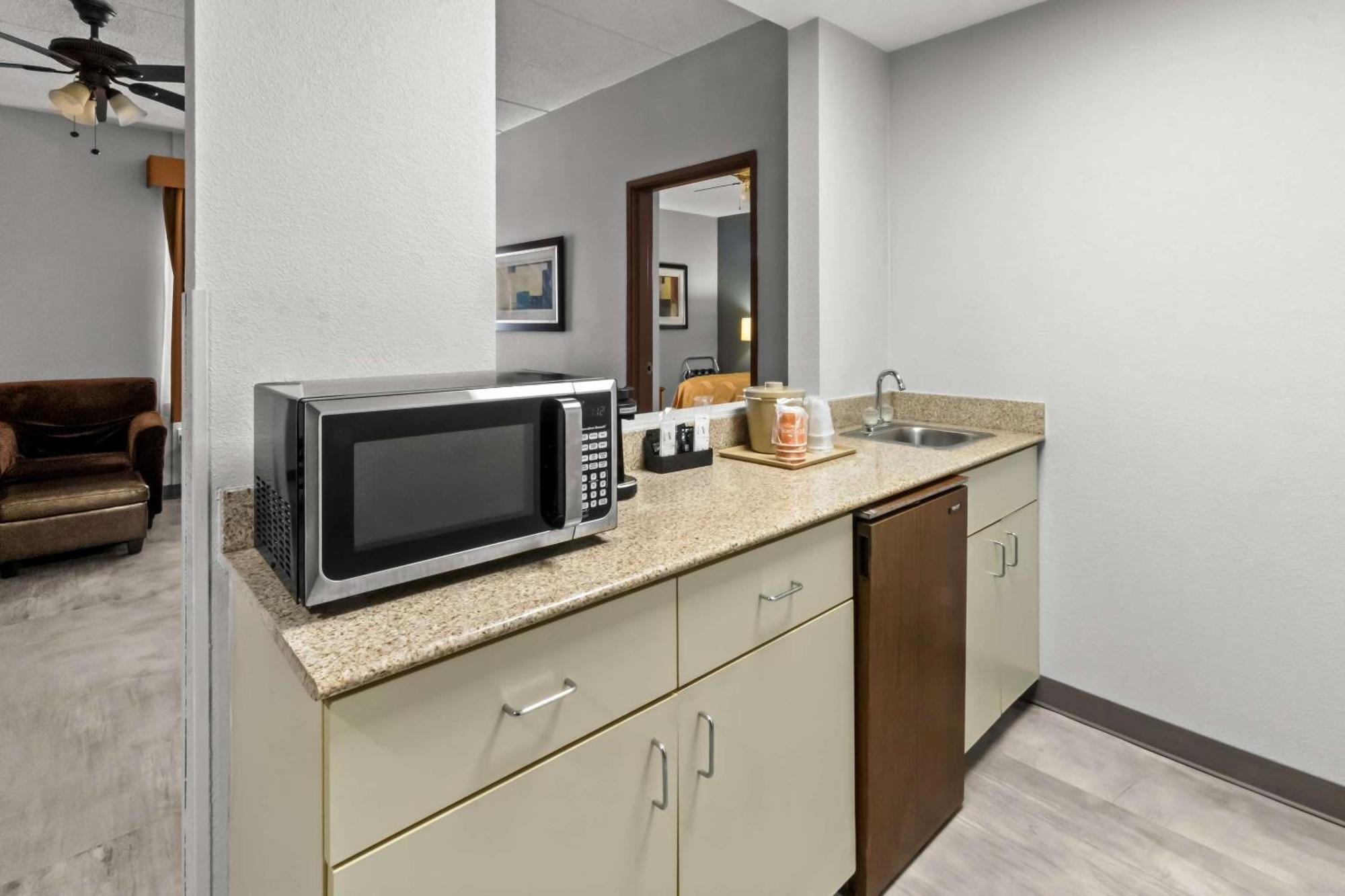 Quality Inn & Suites Cvg Airport Erlanger Exteriör bild